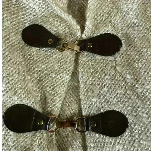 Apt 9 SOFT Soft Shawl Wrap Ladies One Size Toggle Closure Cream Blue Beige - Picture 4 of 6